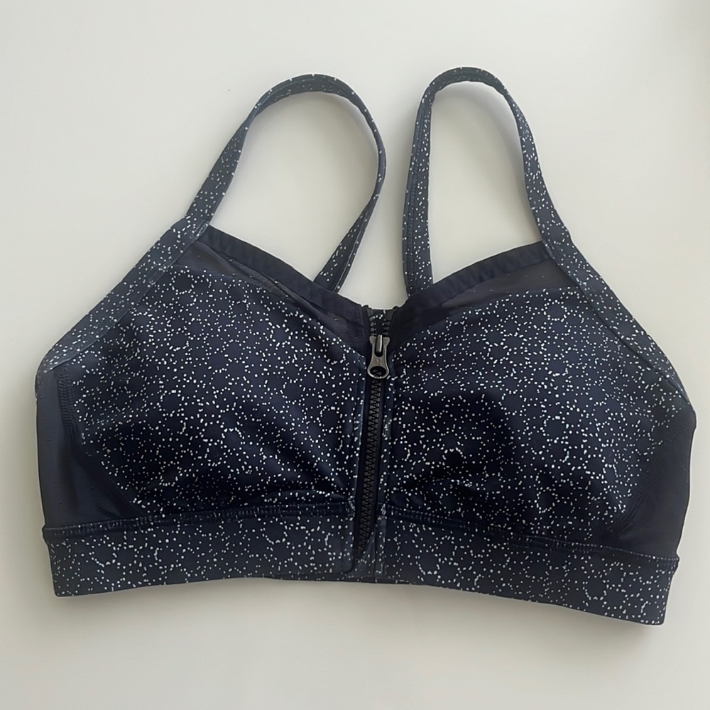 Lululemon sports bra size 4